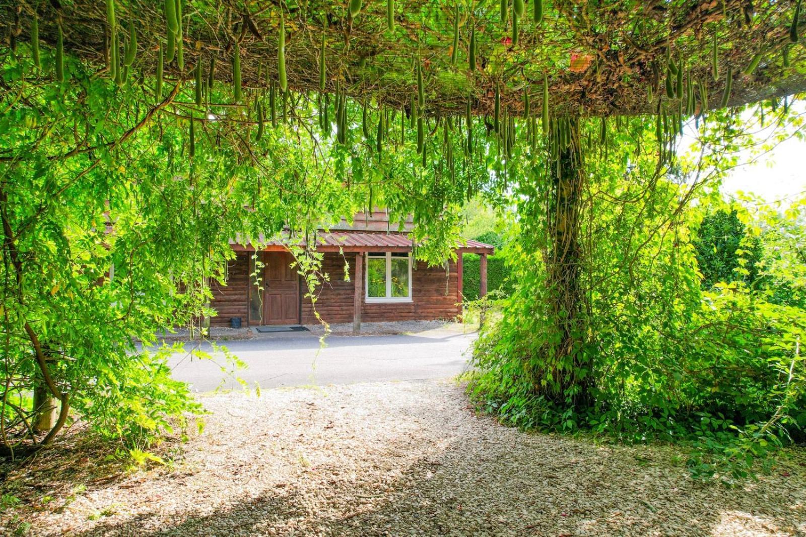 Les Cabanes Parisiennes - Chalets 1h30 from Paris - 62P Sainte-Geneviève-des-Bois Extérieur photo